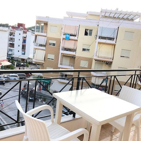 Center Hotel Pirro Himare Exterior foto