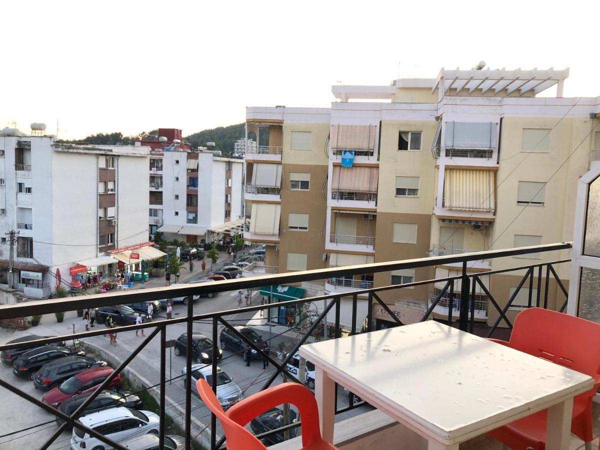 Center Hotel Pirro Himare Exterior foto