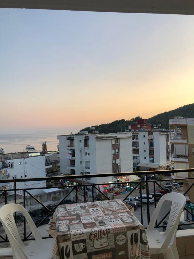 Center Hotel Pirro Himare Exterior foto