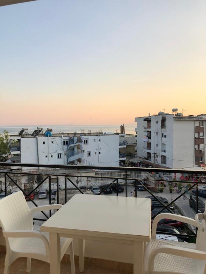 Center Hotel Pirro Himare Exterior foto