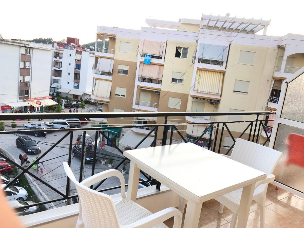 Center Hotel Pirro Himare Exterior foto